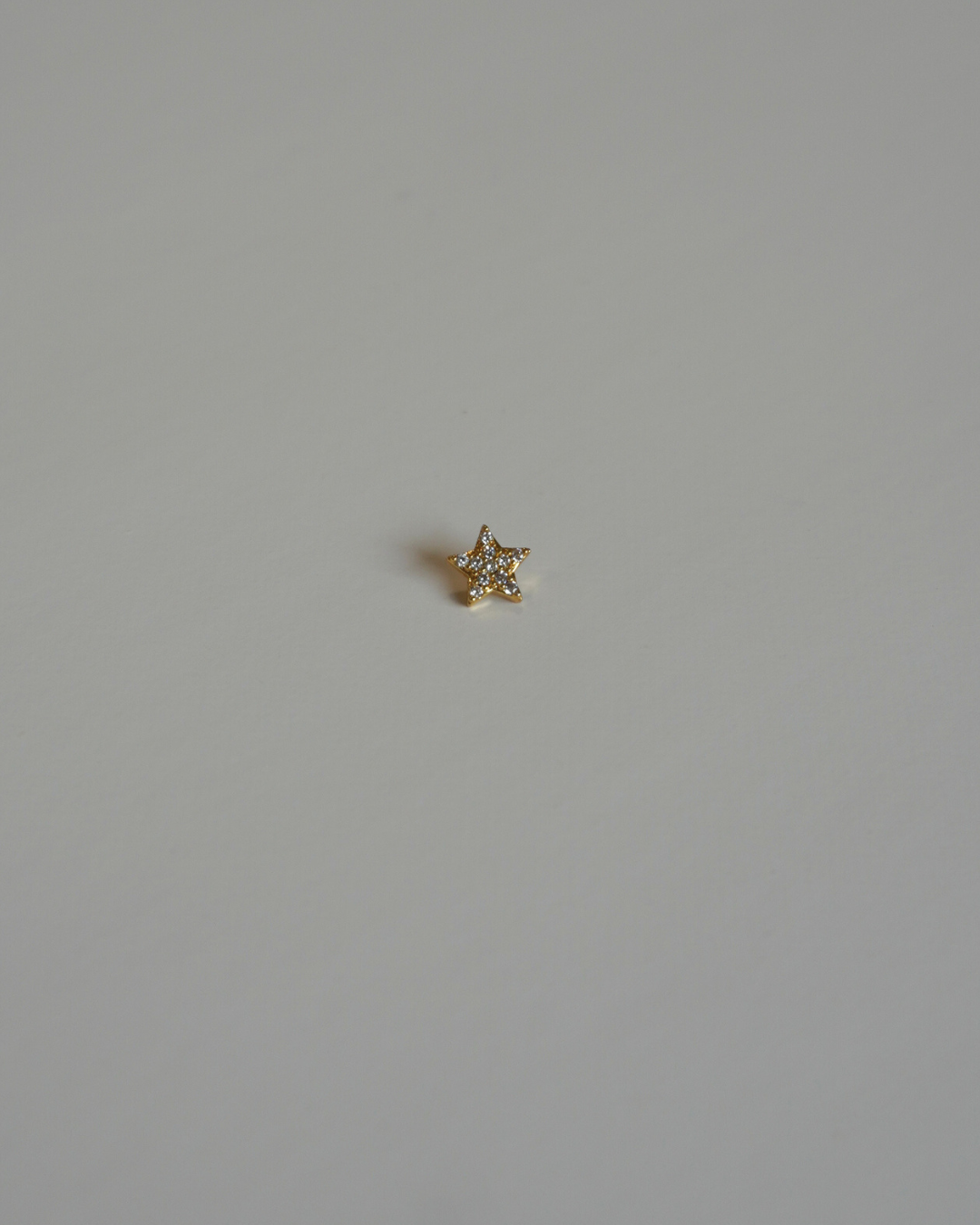 Piercing Estrella Dorada con Circonitas