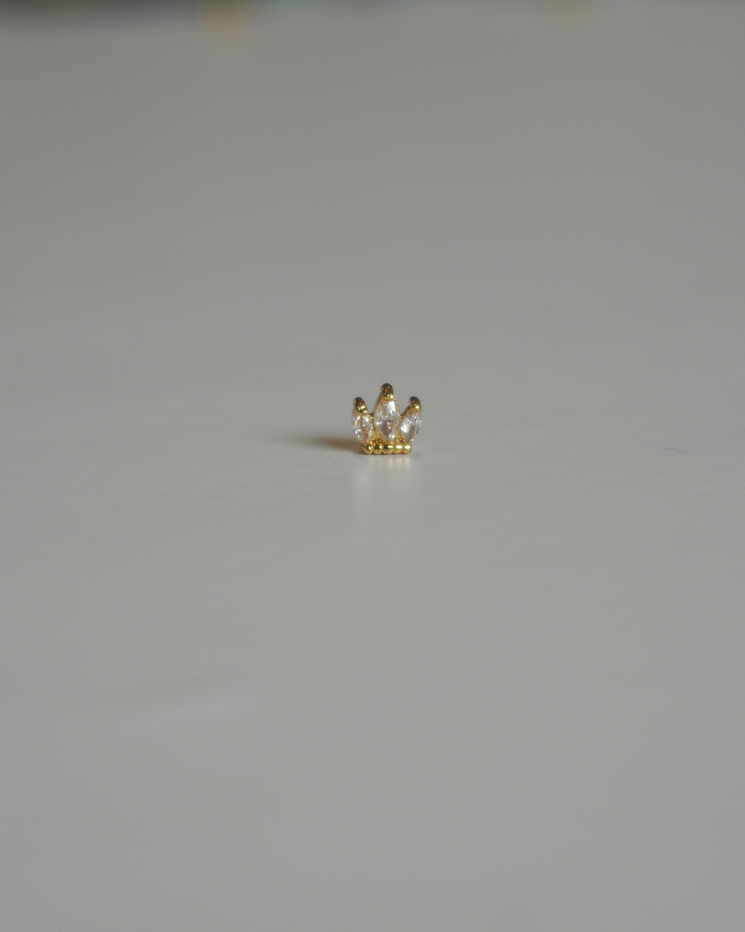 Piercing Corona Dorado con Circonitas
